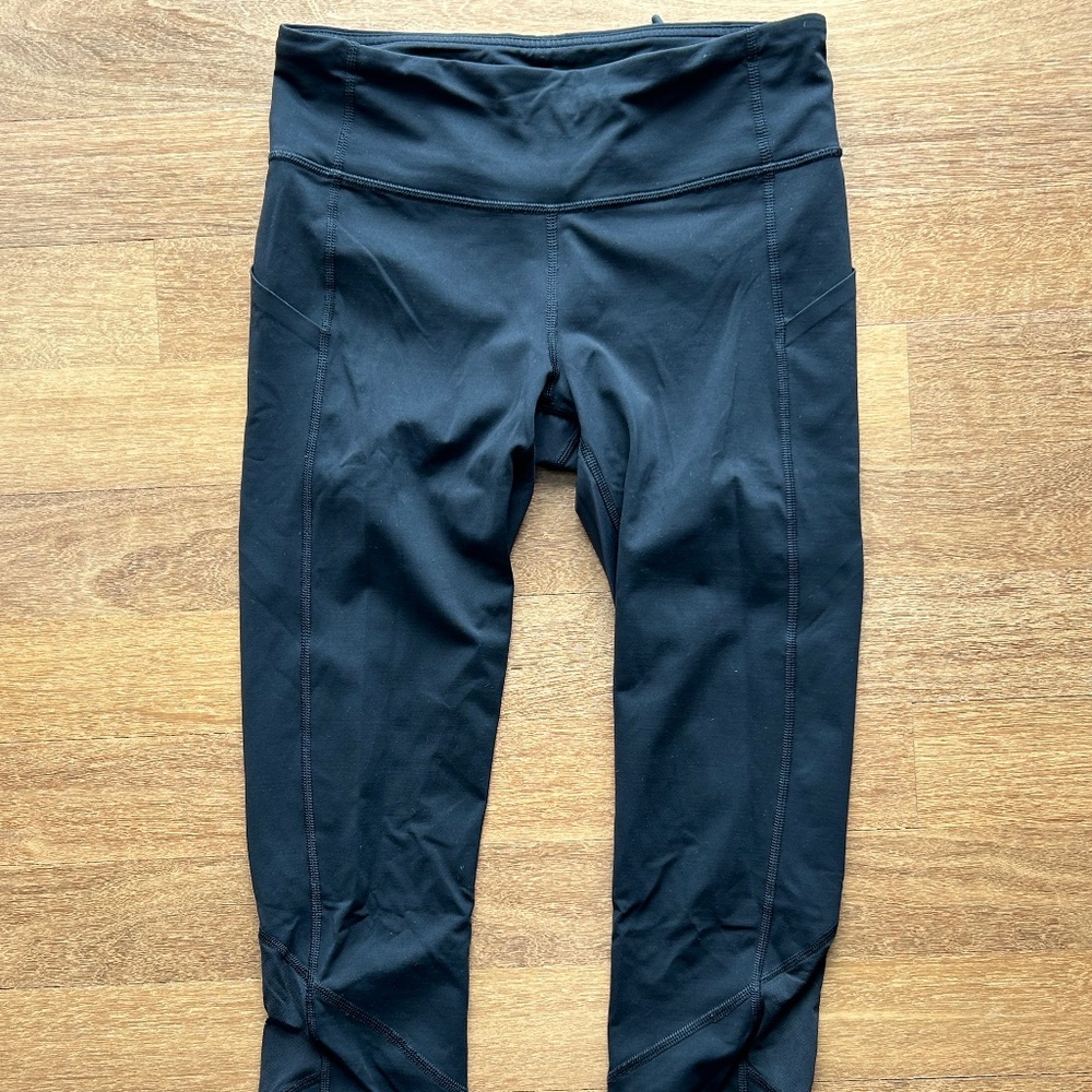 Lululemon Pace Rival Crop 22" Black Sz 4 Luxtreme MSRP $88 W6F41S Run Yoga - EUC